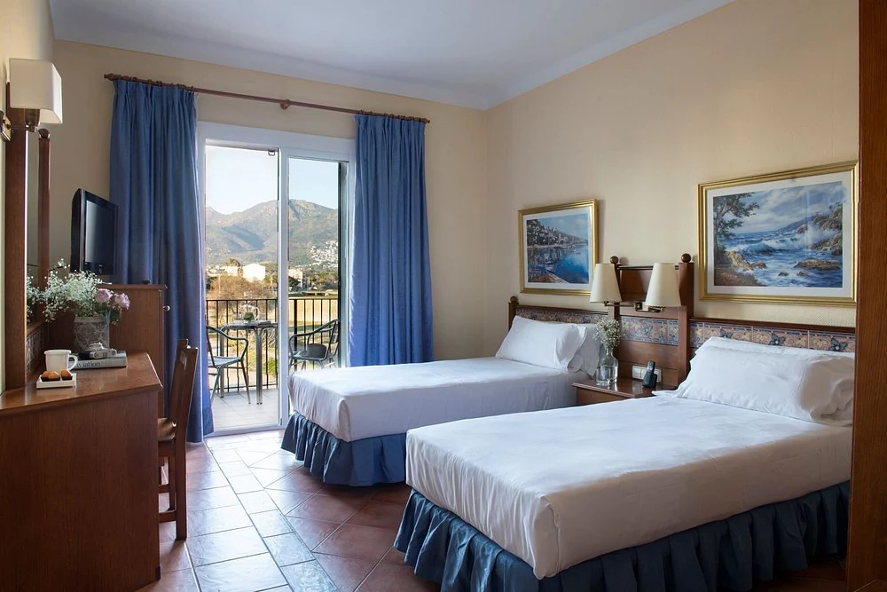 Habitación Familiar comunicada del Hotel Roses Platja